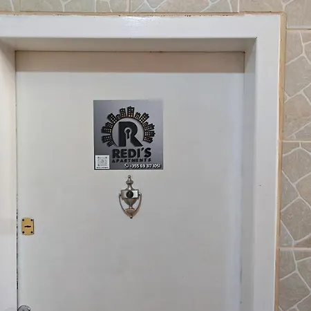 Apartment Redi's *